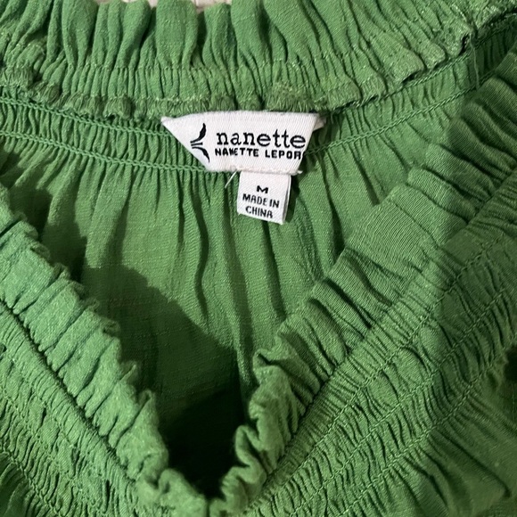 Green Ruffled women’s  Blouse size M - Picture 2 of 3